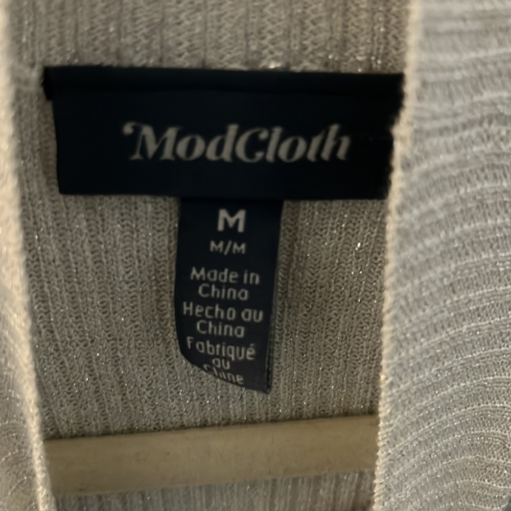 ModCloth Silver Ribbed Mock Neck NWT - Picture 5 of 6